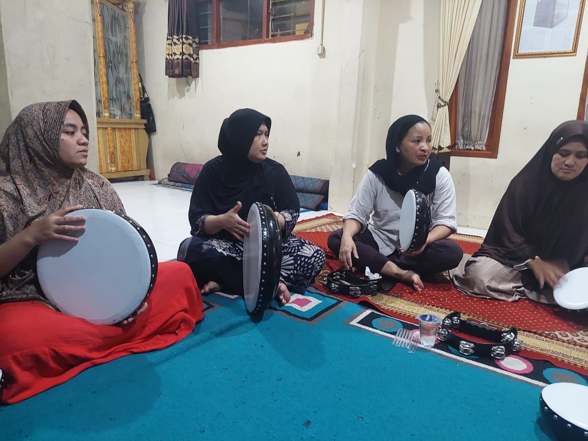 Latihan Rebana atau Hadroh
